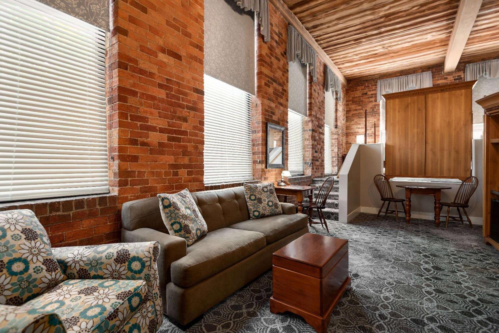 The Historic Brookstown Inn, Trademark Collection By Wyndham Winston-Salem Exterior photo