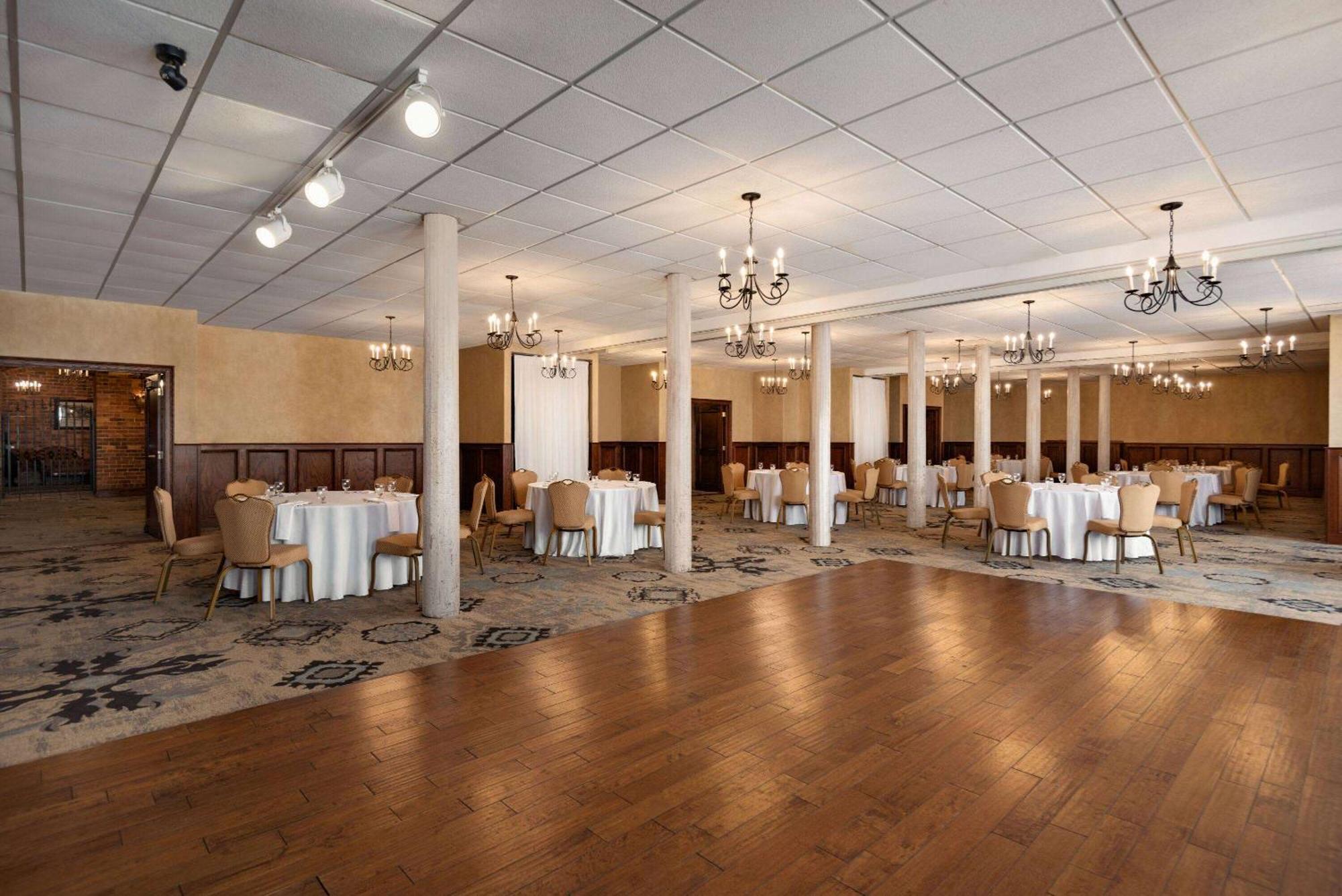 The Historic Brookstown Inn, Trademark Collection By Wyndham Winston-Salem Exterior photo